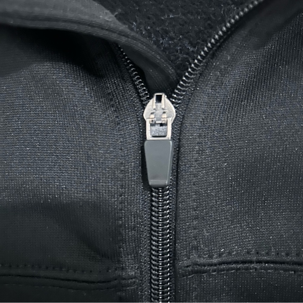 GoPro Zip-Up Jacket with Hood and Thumb Holes Size Small - Picture 4 of 7